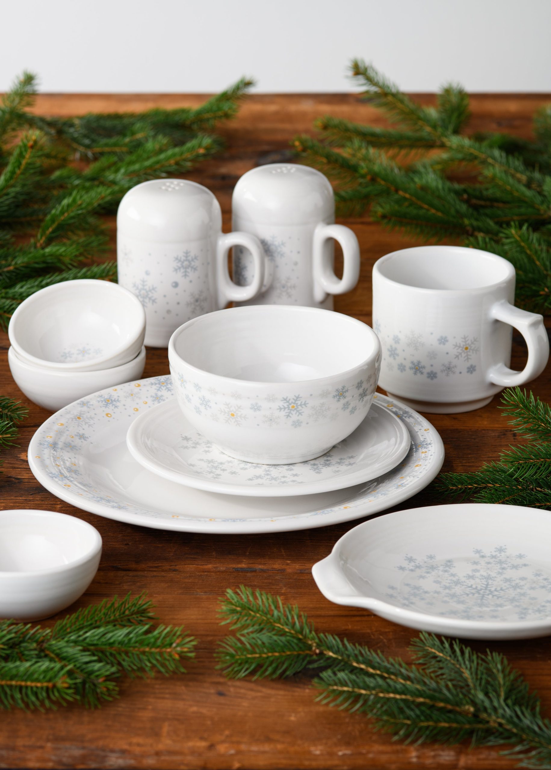 White Snowflakes Bistro Coupe 5 1/2 Inch Cereal Bowl 22 OZ - Image 2
